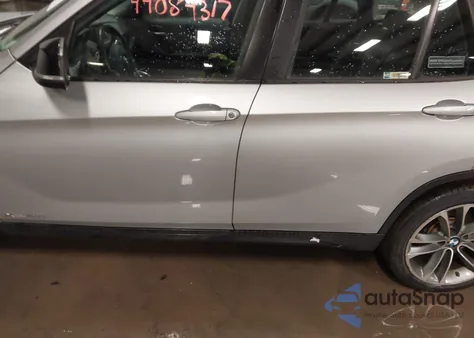 2013 BMW X1 xDrive28I из США, поврежденный, VIN WBAVL1C53DVR90237